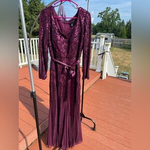 R and M Richard’s gorgeous dress purple size 12